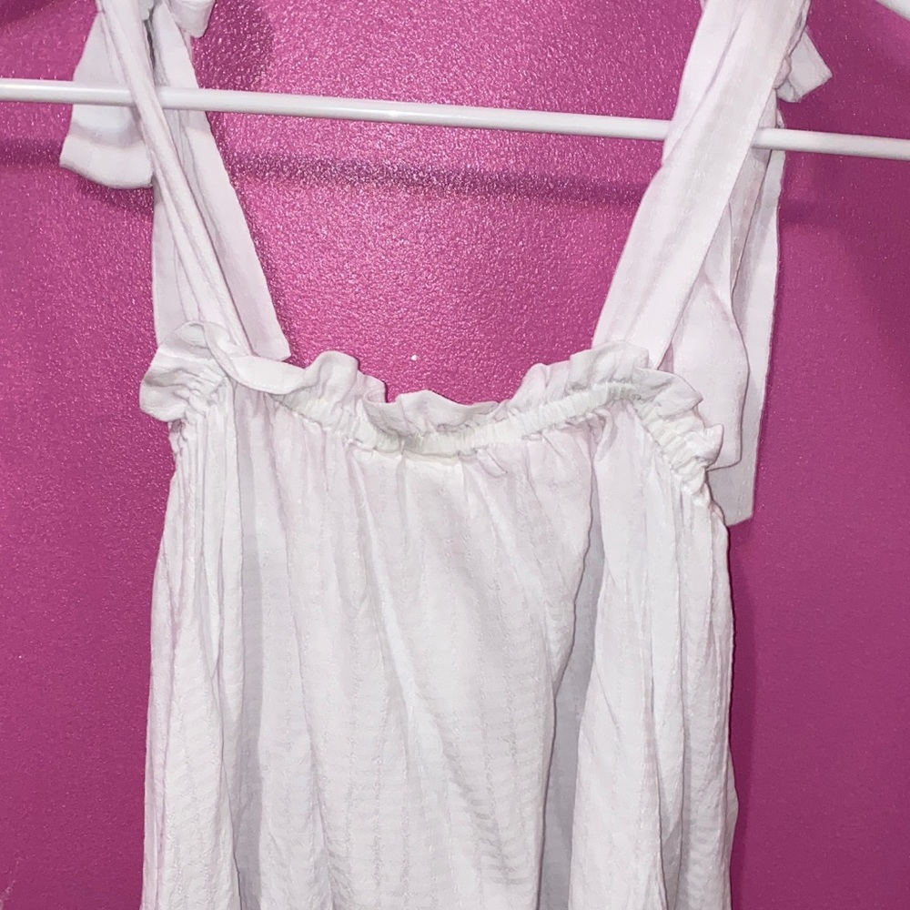 NWT Shoulder tie sleeveless tank top